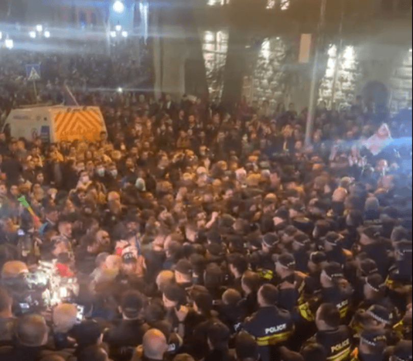 Frontnews image description