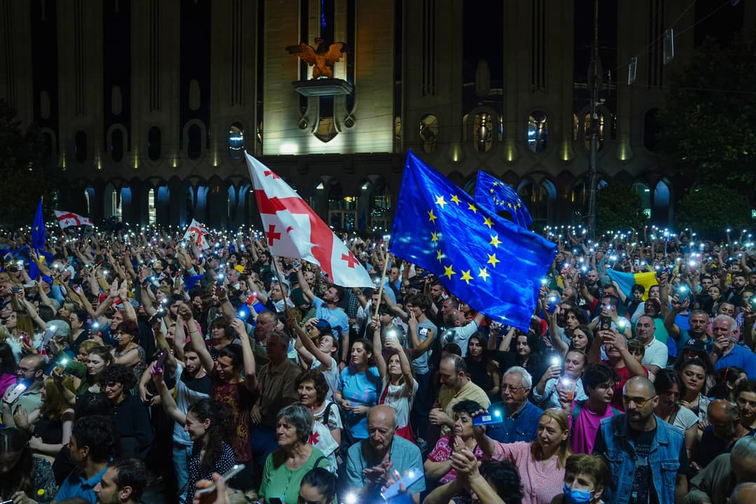 “სირცხვილია” – ღარიბაშვილსა და მის მთავრობას გადადგომის მოთხოვნის შესასრულებლად ვადა შუაღამემდე აქვთ