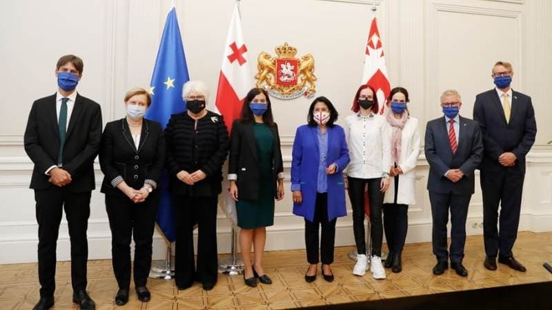 მაიკლ გალერი – არა მარტო ელჩებს, არამედ პრეზიდენტმაც გვითხრა, რომ მასაც უსმენენ