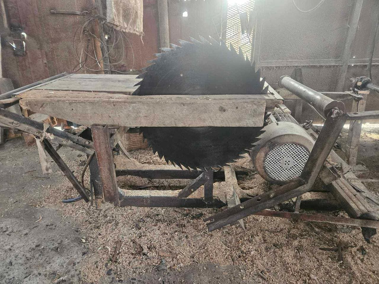 Frontnews image description