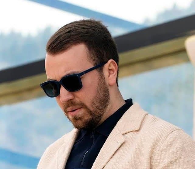 Frontnews image description