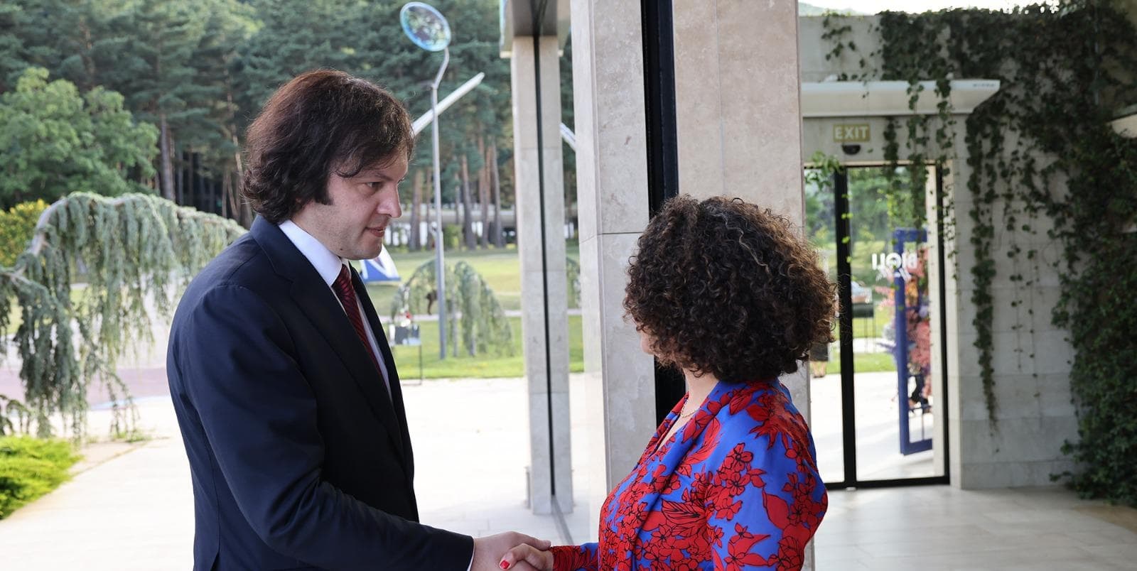 Frontnews image description