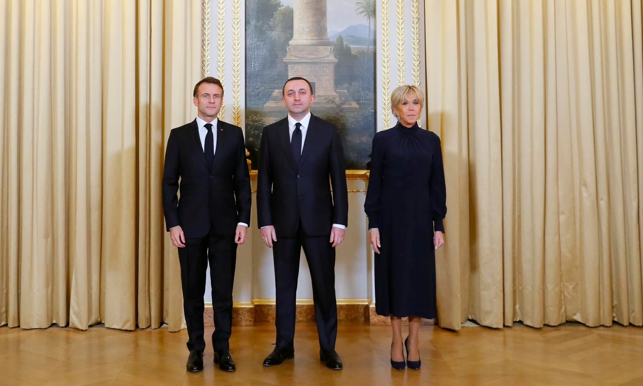 Frontnews image description