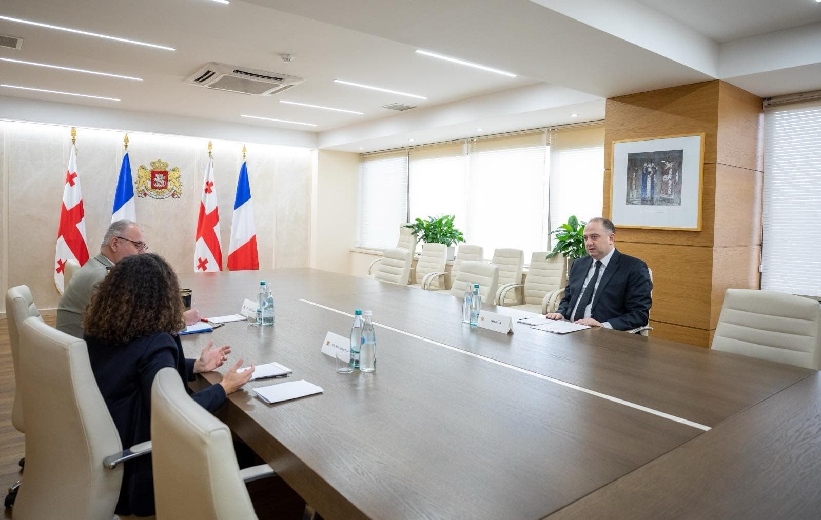 Frontnews image description