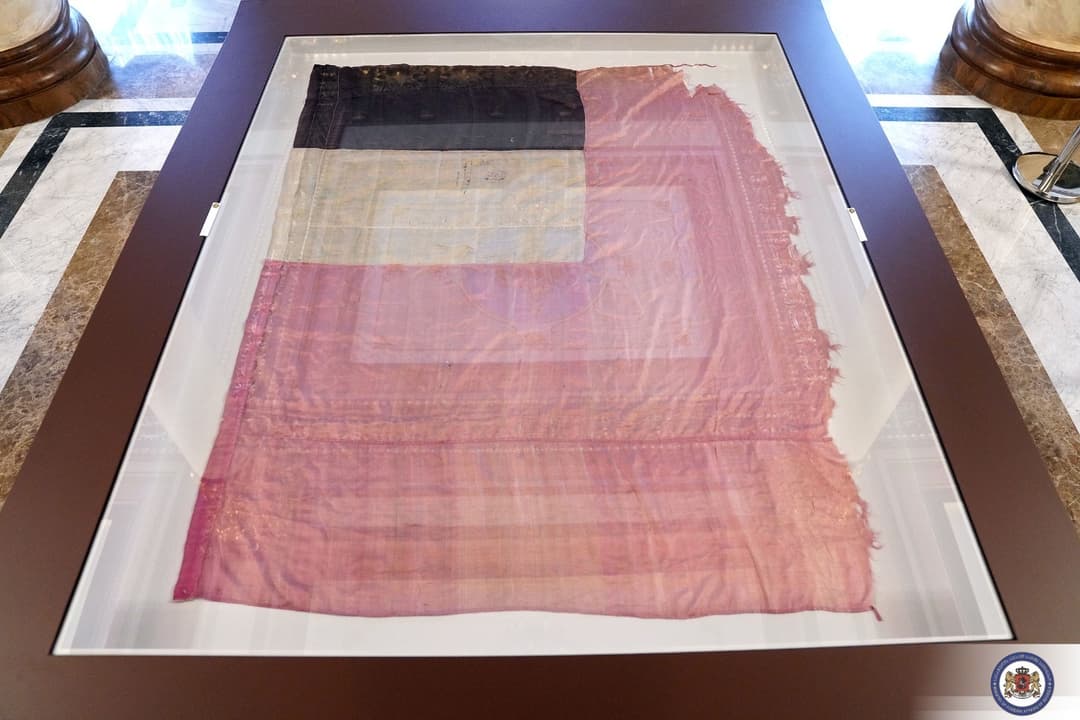 საგარეო საქმეთა სამინისტროში საქართველოს დემოკრატიული რესპუბლიკის ისტორიული დროშა განთავსდა