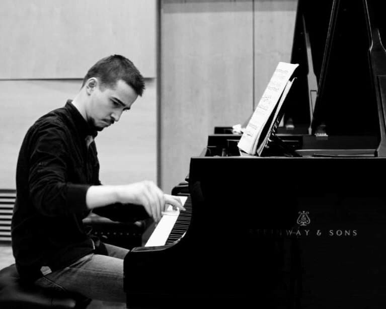 აღიარებული პიანისტი, საქართველოს, საერთაშორისო და შოპენის კონკურსების არაერთგზის ლაურეატი და გრანპრის მფლობელი გიორგი საჯაია