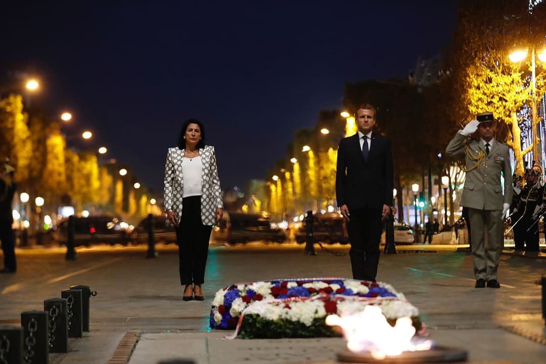 სალომე ზურაბიშვილმა საფრანგეთში სამუშაო ვიზიტი ემანუელ მაკრონთან შეხვედრით დაასრულა
