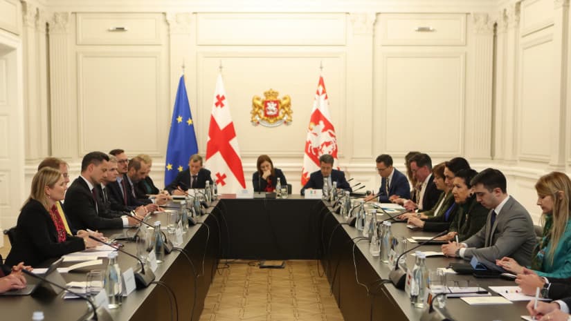 სალომე ზურაბიშვილი – როცა საკითხი ეხება ევროპასა და რუსეთს შორის არჩევანს, პრეზიდენტი აქ ნეიტრალური ვერ იქნება