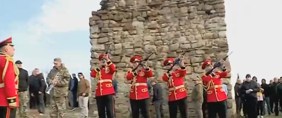 რუსი ოკუპანტების მიერ მოკლული თამაზ გინტური სამხედრო პატივით დაკრძალეს