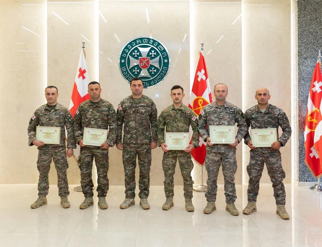 თავდაცვის სამინისტროში საუკეთესო სამხედრო მოსამსახურეები დააჯილდოვეს