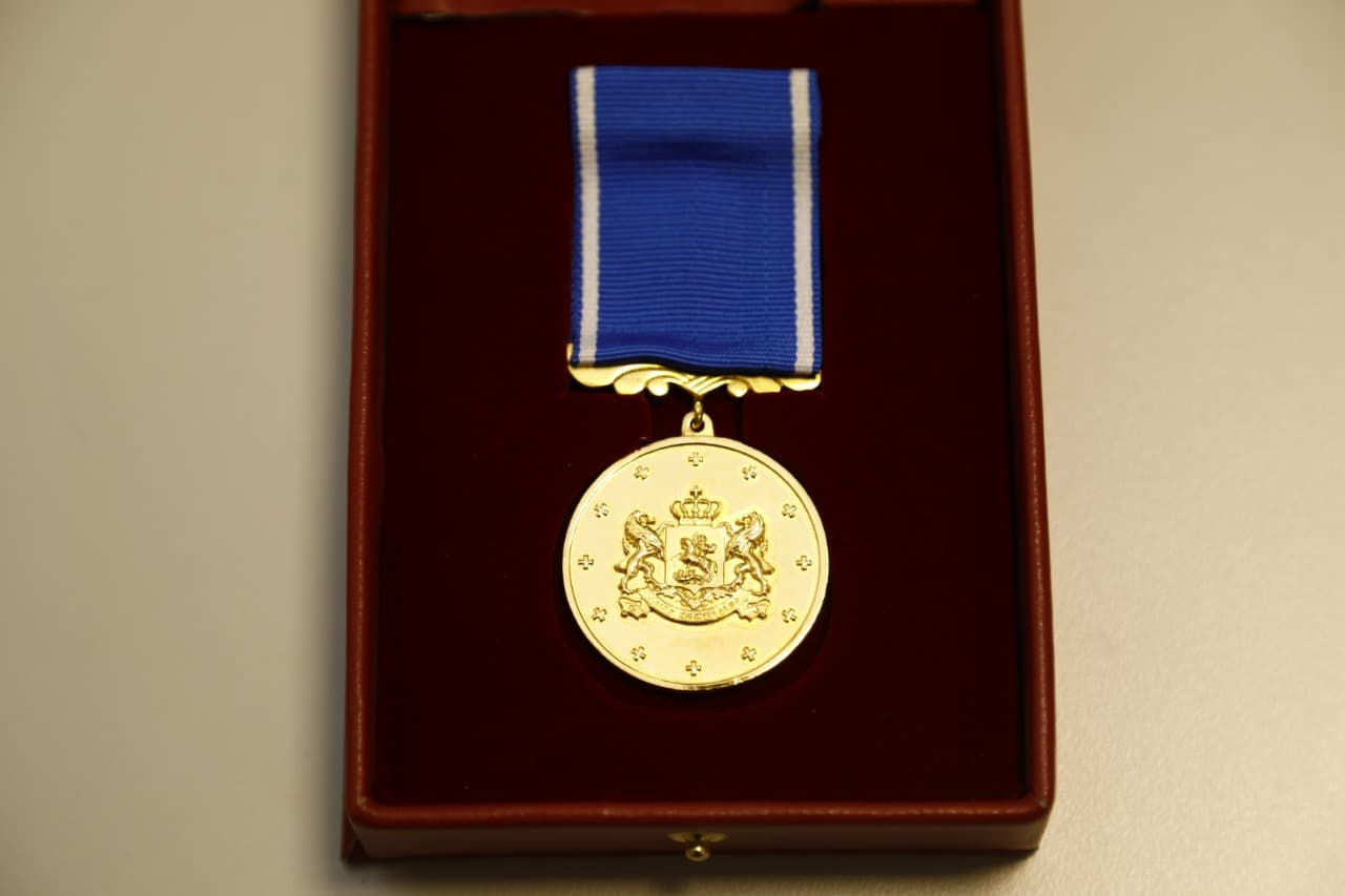 Frontnews image description