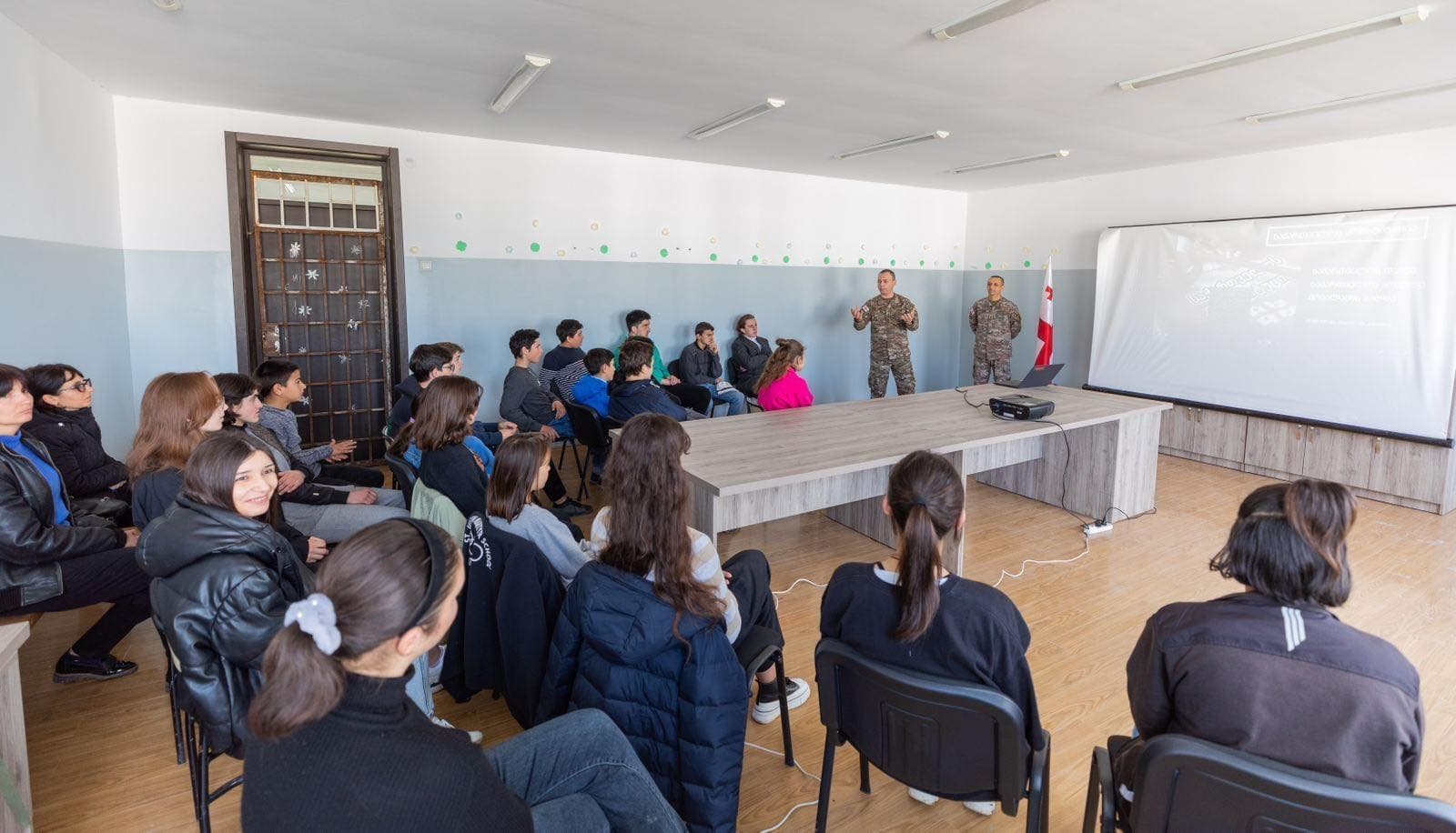 Frontnews image description