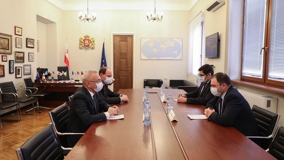 Frontnews image description