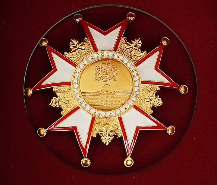 Frontnews image description