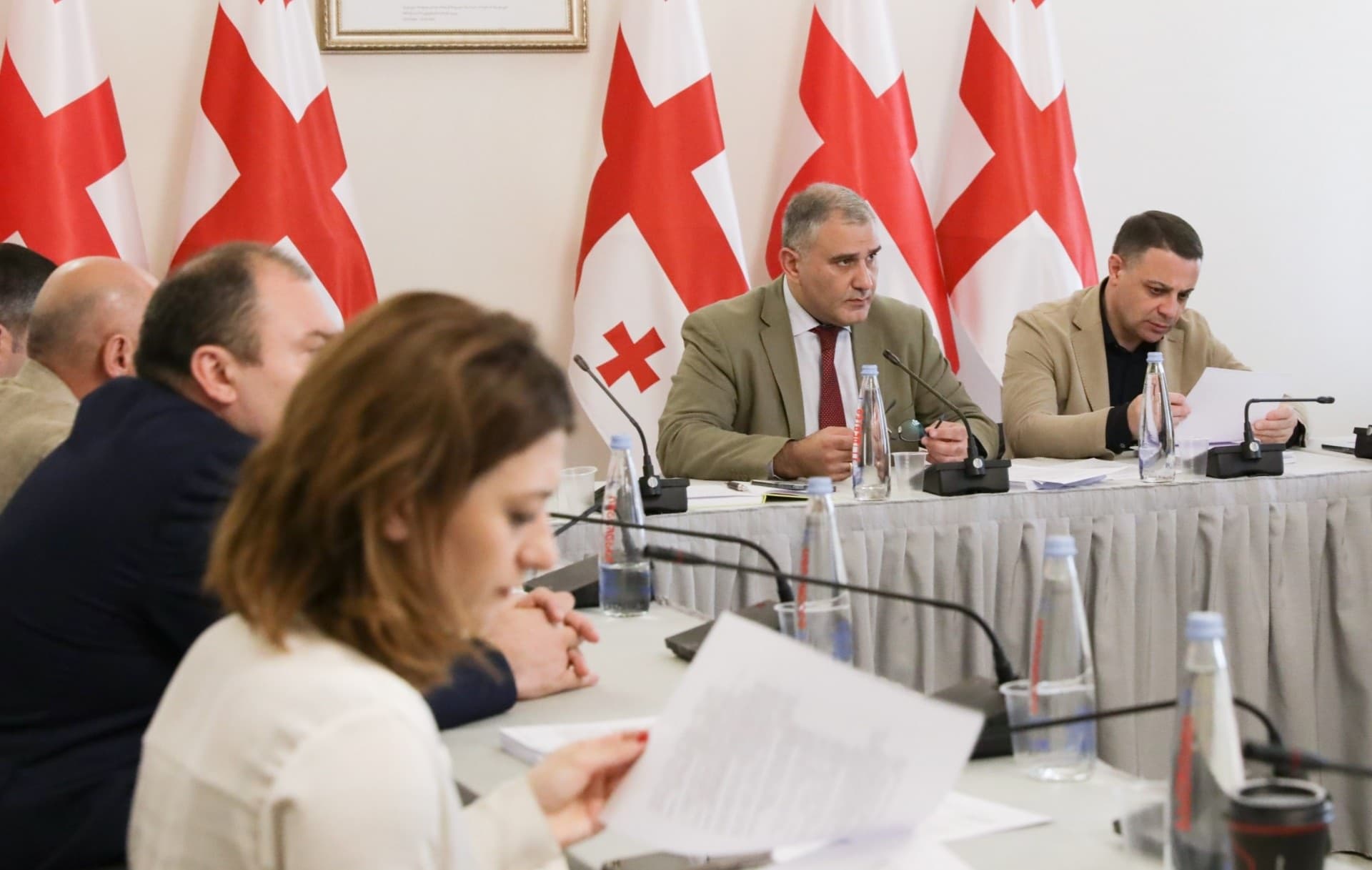 Frontnews image description