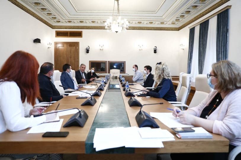 Frontnews image description