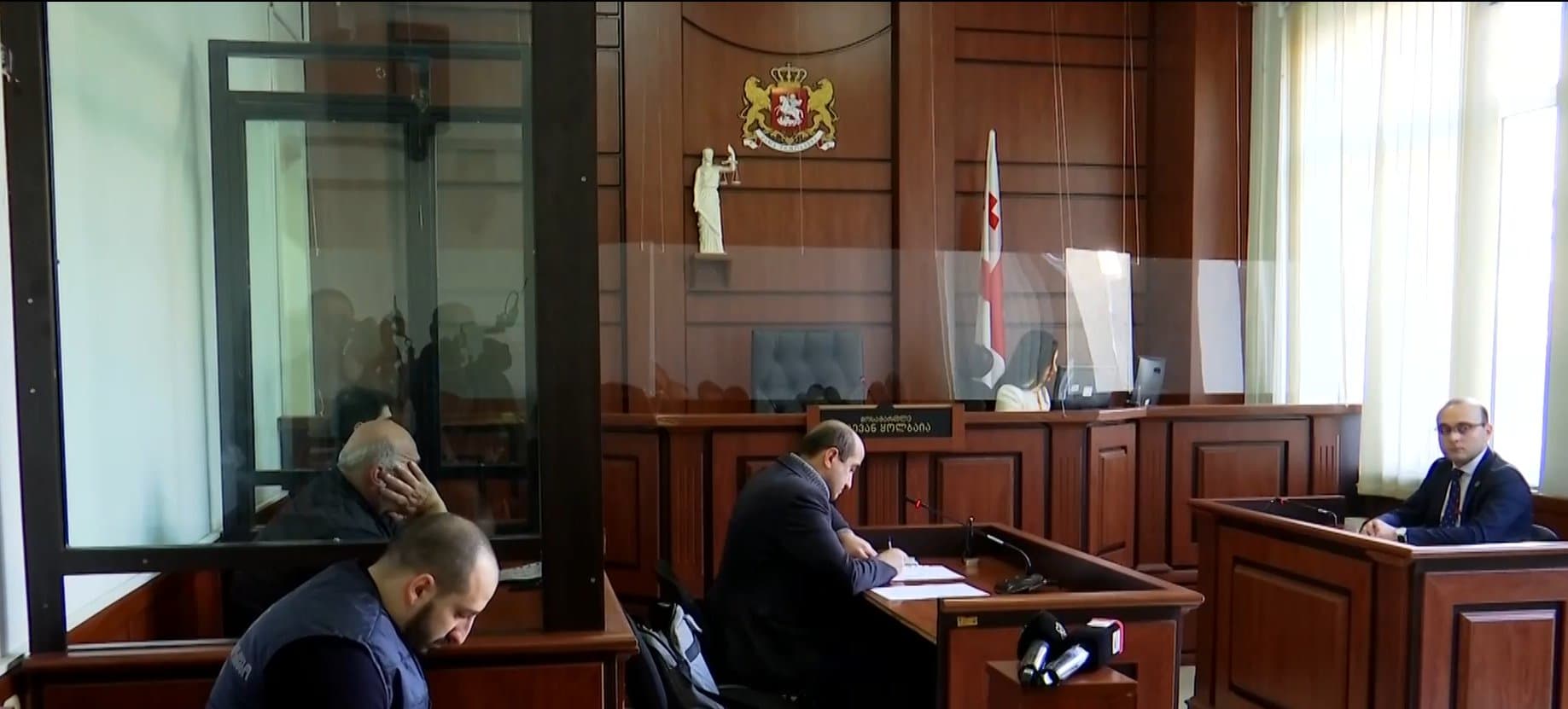 Frontnews image description