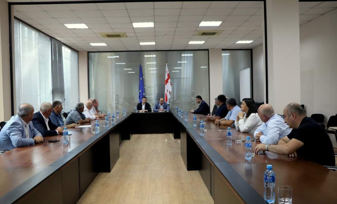 Frontnews image description