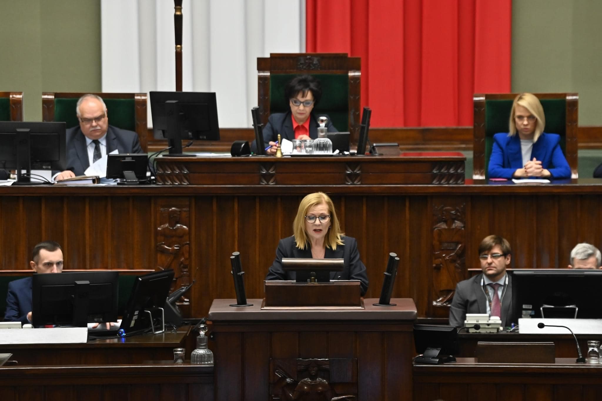 Frontnews image description