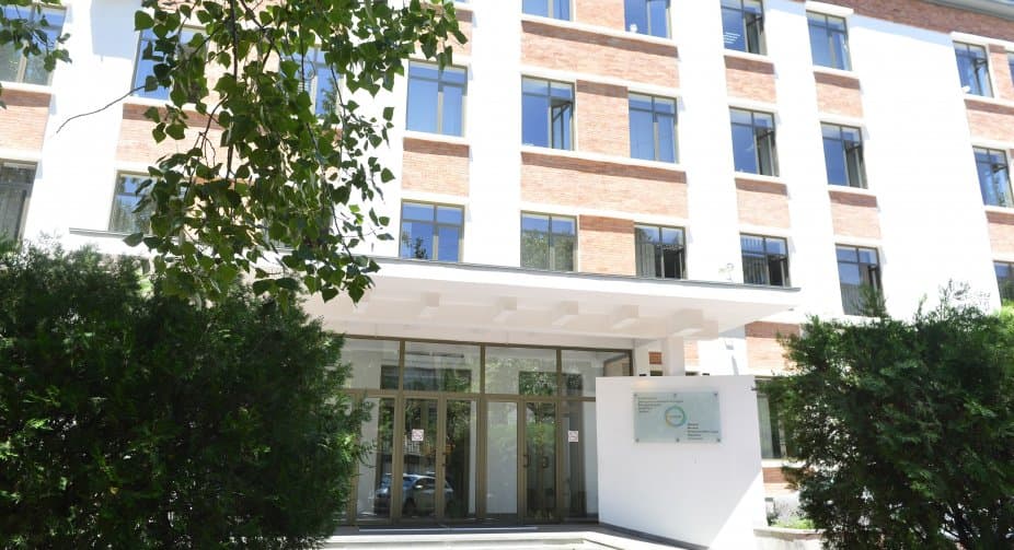 Frontnews image description