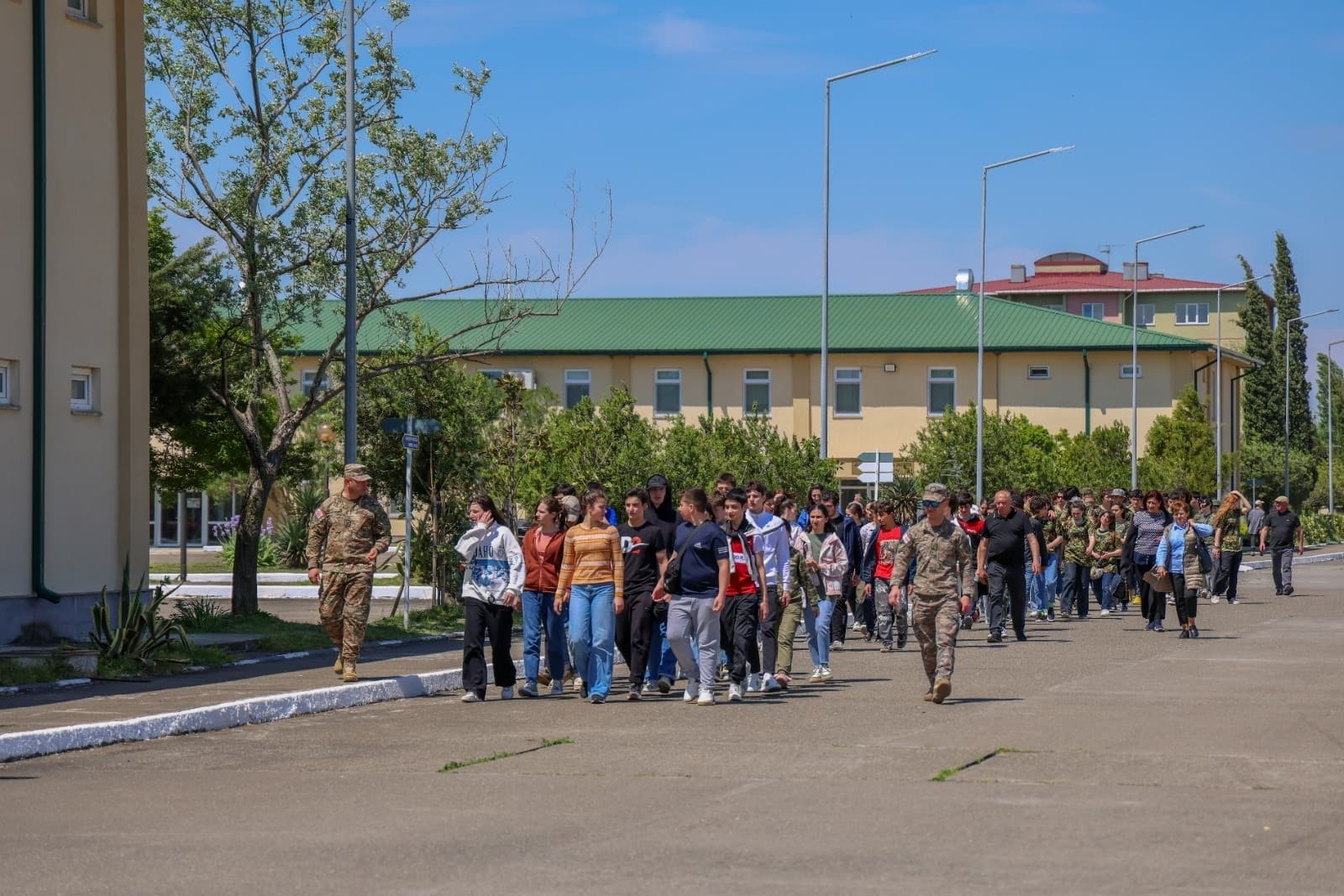 Frontnews image description