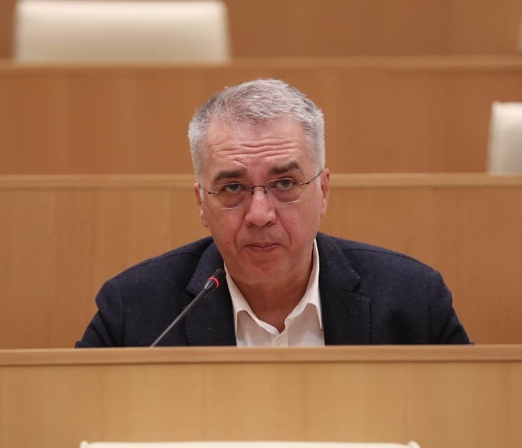 დავით სერგეენკო – ასეთი ტიპის განცხადებები, როდესაც აქცენტები არასწორად კეთდება და პასუხისმგებლობა პაციენტის მართვაზე მმართველ პარტიას, პოლიტიკოსებს ენიჭება, არის დამაზიანებელი