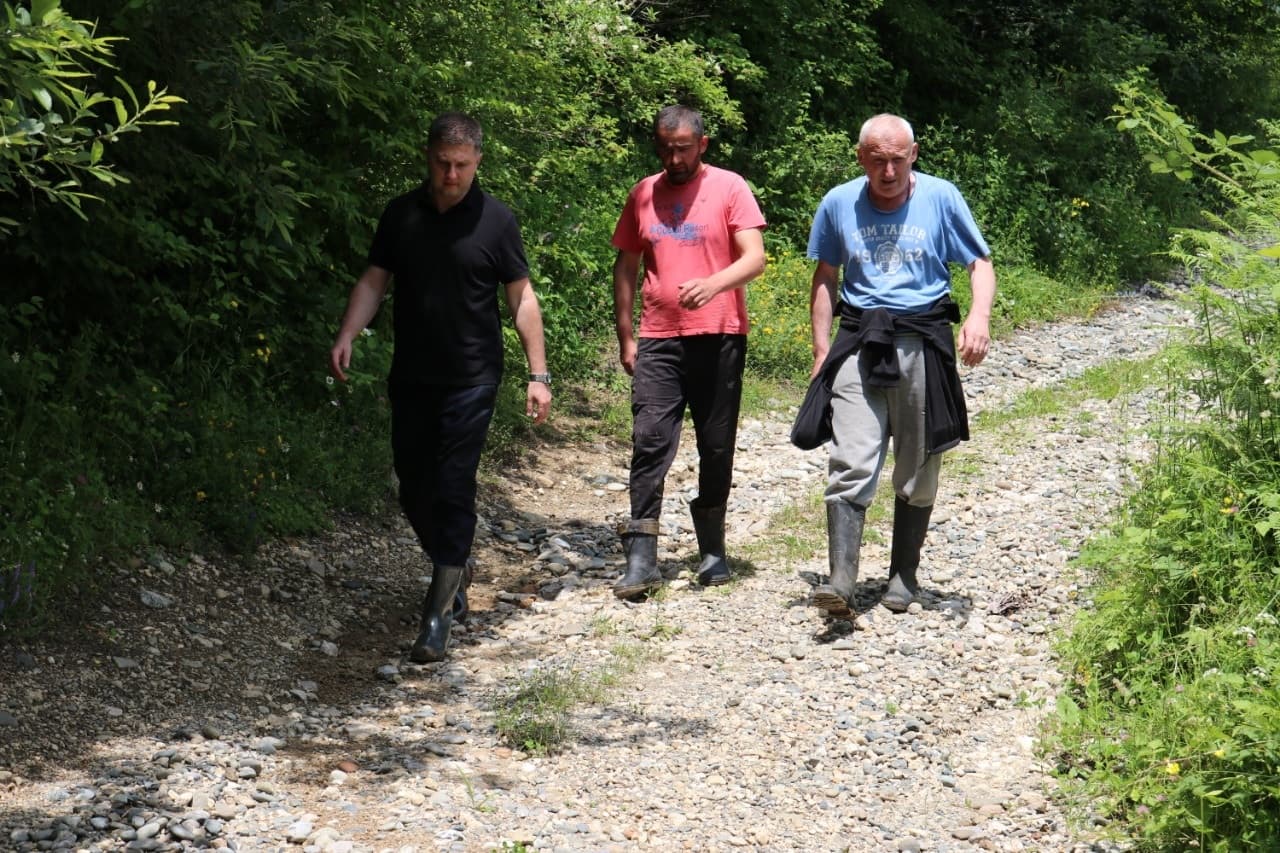 Frontnews image description