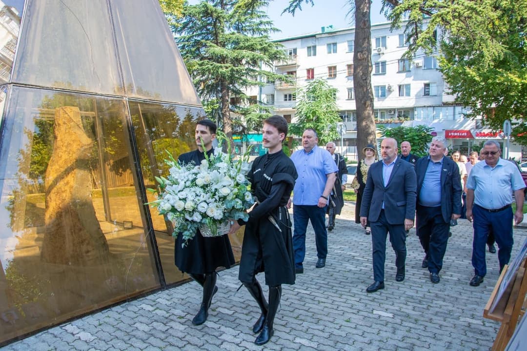 ზვიად შალამბერიძე – კიდევ ერთხელ პატივს მივაგებთ გმირ ჯარისკაცებს, რომელთაც საკუთარი სიცოცხლე შესწირეს ქვეყნის ტერიტორიულ მთლიანობას