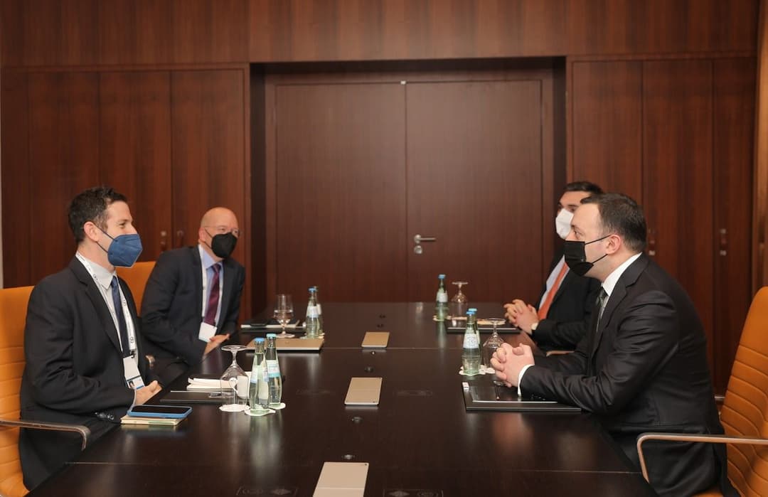 პრემიერ-მინისტრი Jigsaw-Google-ის აღმასრულებელ დირექტორს საქართველოში საინფორმაციო და ინტერნეტ-ტექნოლოგიების განვითარების მიმართულებით არსებულ პოტენციალზე ესაუბრა