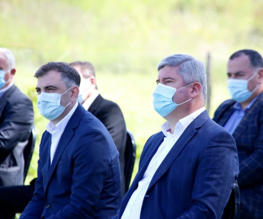 გიორგი გახარია – გეგა არის ღირსეული ზუგდიდელი კაცი, რომელსაც ზუგდიდში პატივსაც სცემენ, იციან რას ნიშნავს მისი სიტყვა, მისი გაკეთებული საქმის ფასი