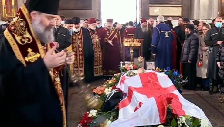 მეუფე შიომ ქაშვეთის ტაძარში შეკრებილებს პატრიარქის წერილი წაუკითხა