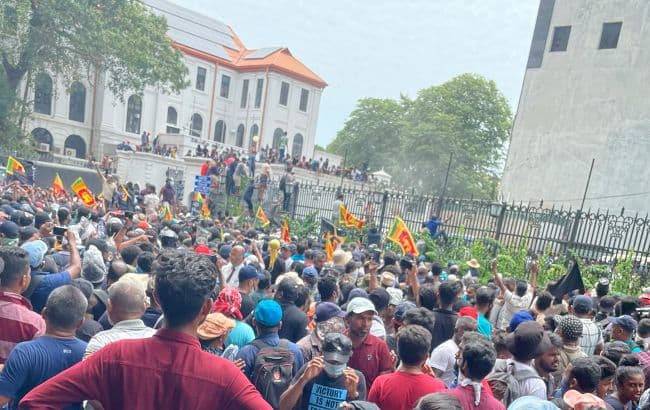 Frontnews image description