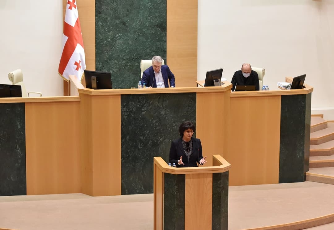 პარლამენტმა შრომის კოდექსში ცვლილებათა პროექტს მხარი არ დაუჭირა