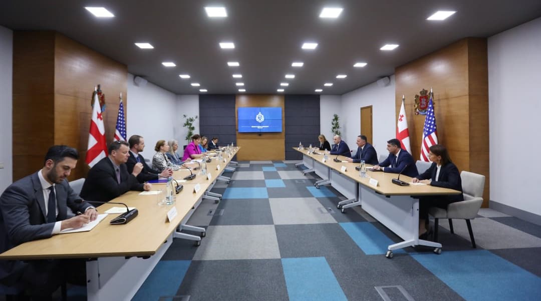 ვახტანგ გომელაურმა ჯილ ჰრუბისთან გაცნობითი შეხვედრა გამართა