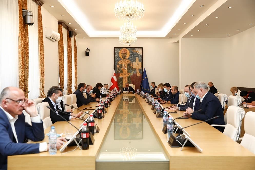 ბიუროს სხდომაზე მიმდინარე კვირაში დაგეგმილ საპარლამენტო აქტივობებზე იმსჯელეს