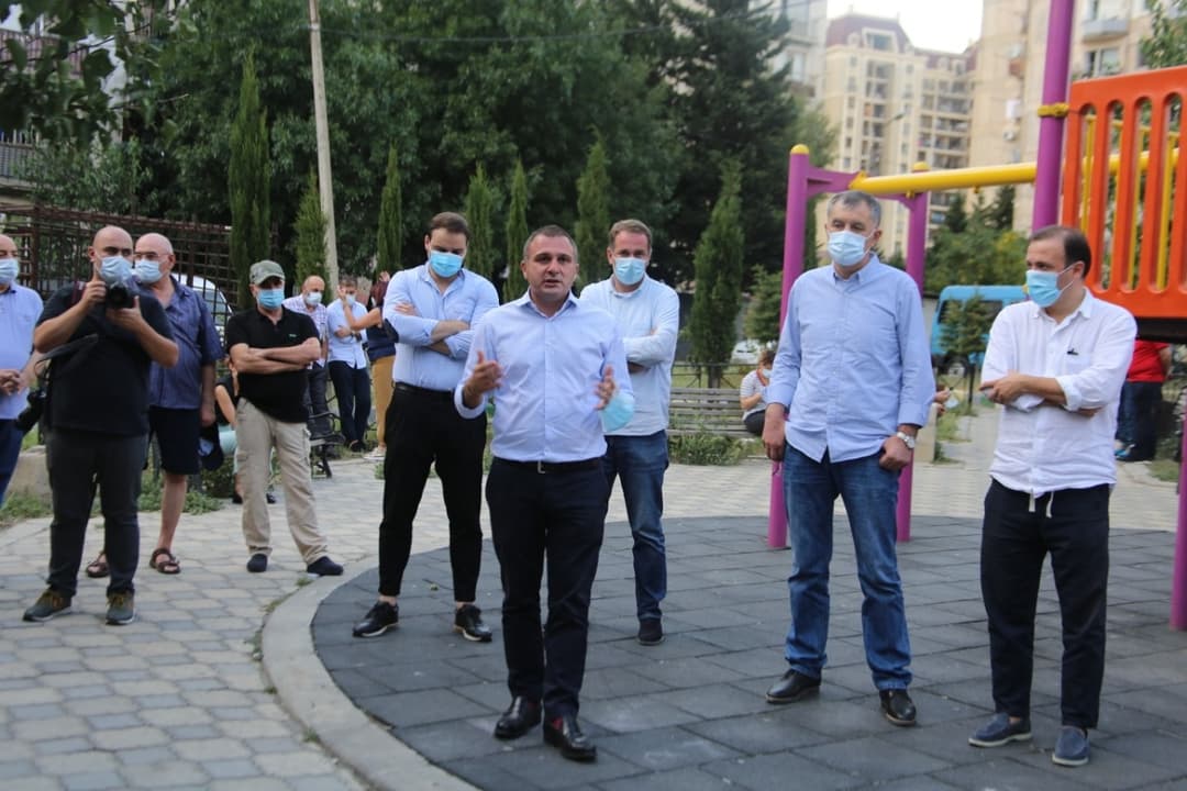 რევაზ სოხაძე ვარკეთილი 3-ის მაცხოვრებლებს შეხვდა