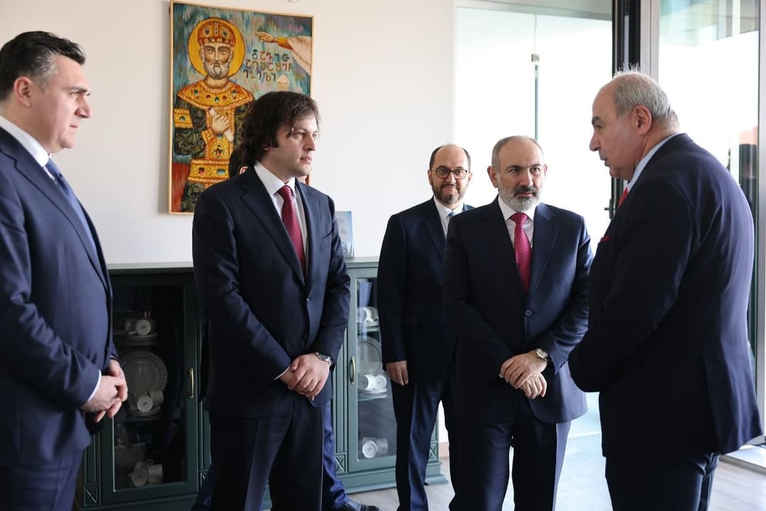 Georgian, Armenian PMs inaugurate new Georgian embassy building in Armenia