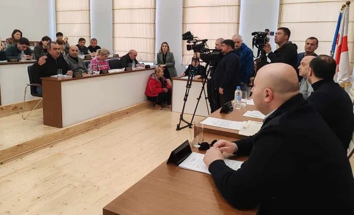 Tensions flare between ruling party, opposition deputies in Senaki city assembly