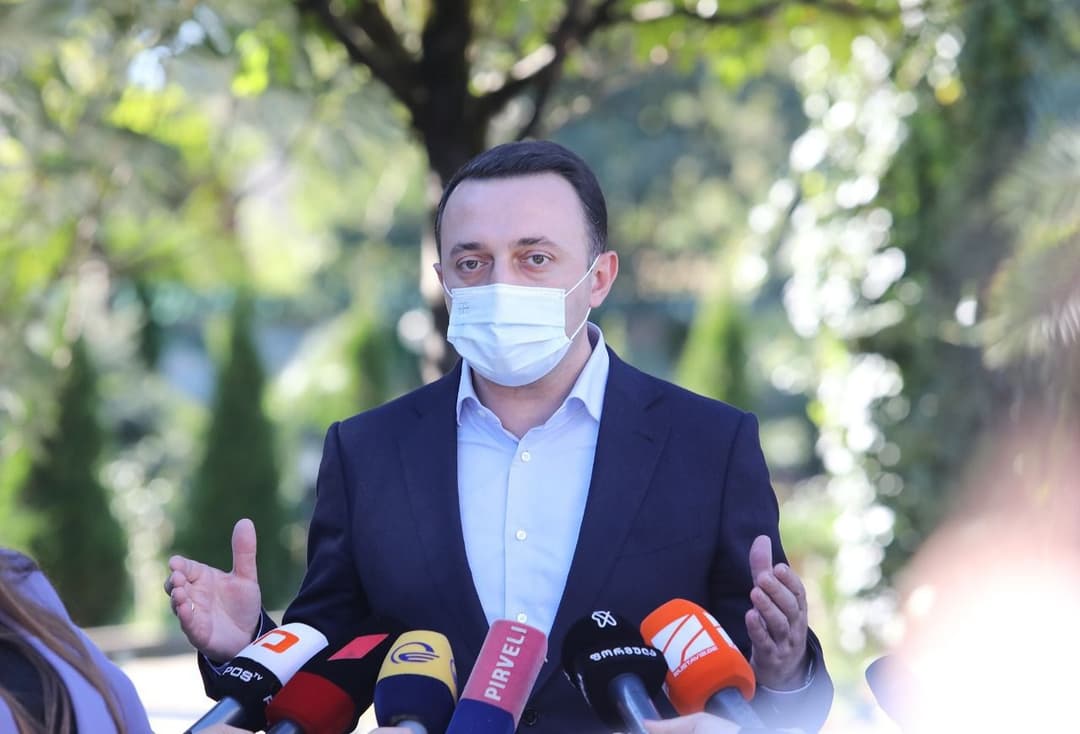 ირაკლი ღარიბაშვილი – მამუკა ხაზარაძე როგორ ბედავს, რომ ლაპარაკობს ჩვენზე, თვითმმართველობაზე და დემოკრატიაზე, ამიტომაც უპასუხა ხალხმა და 2%-ზე მეტს ვერ იღებს და ასევე დაამთავრებს კრახით