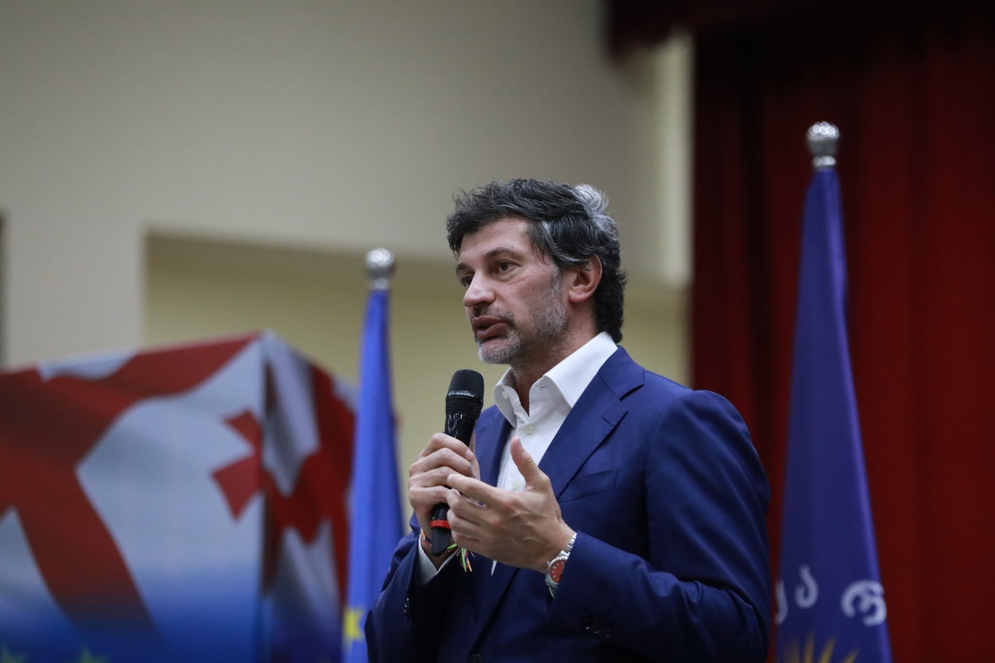 Frontnews image description