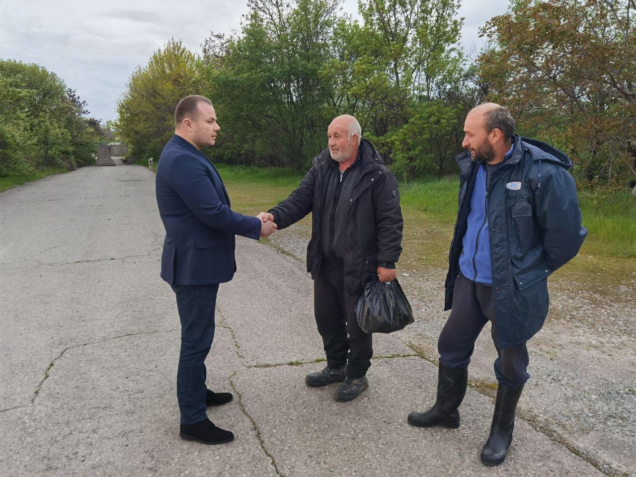 Frontnews image description