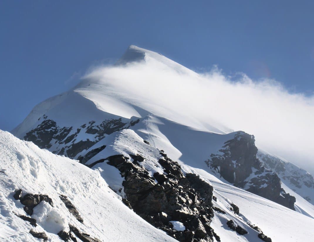 Frontnews image description