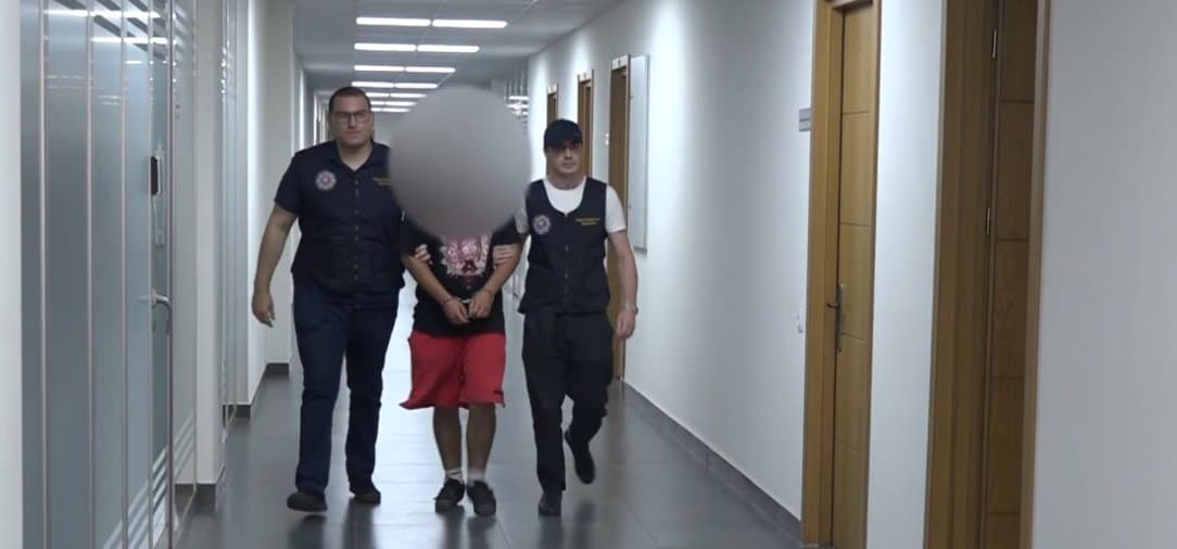 Frontnews image description