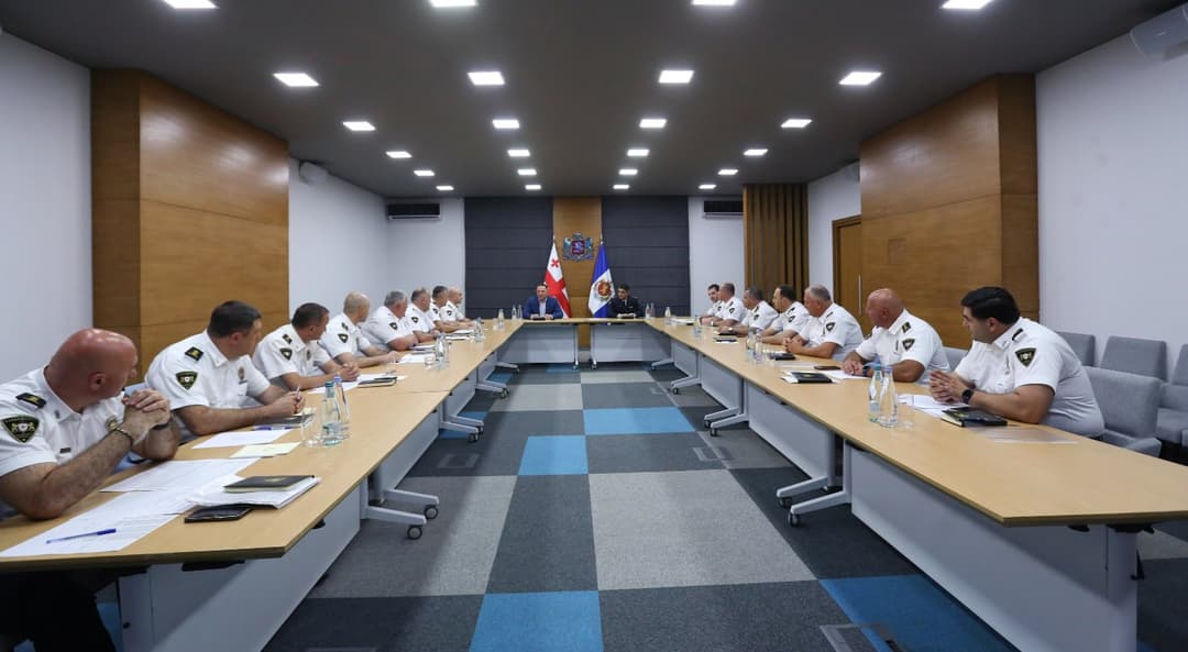 შს მინისტრმა საპატრულო პოლიციის დეპარტამენტის წარმომადგენლებთან სამუშაო თათბირი გამართა