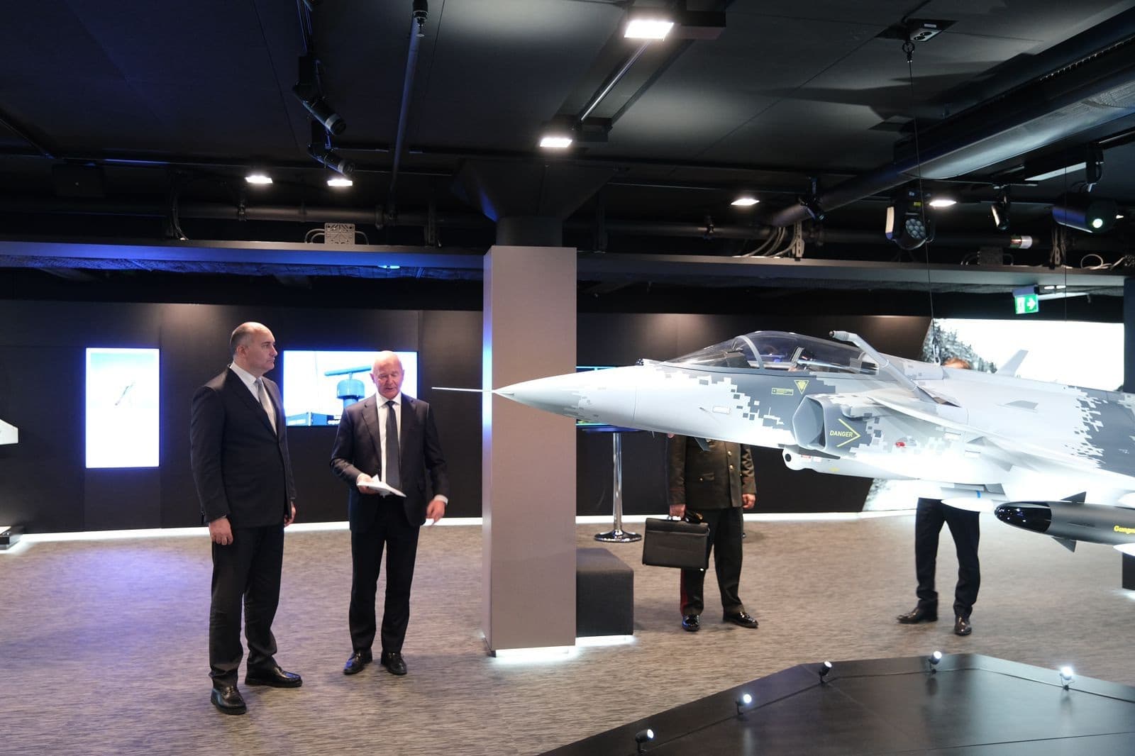 Frontnews image description