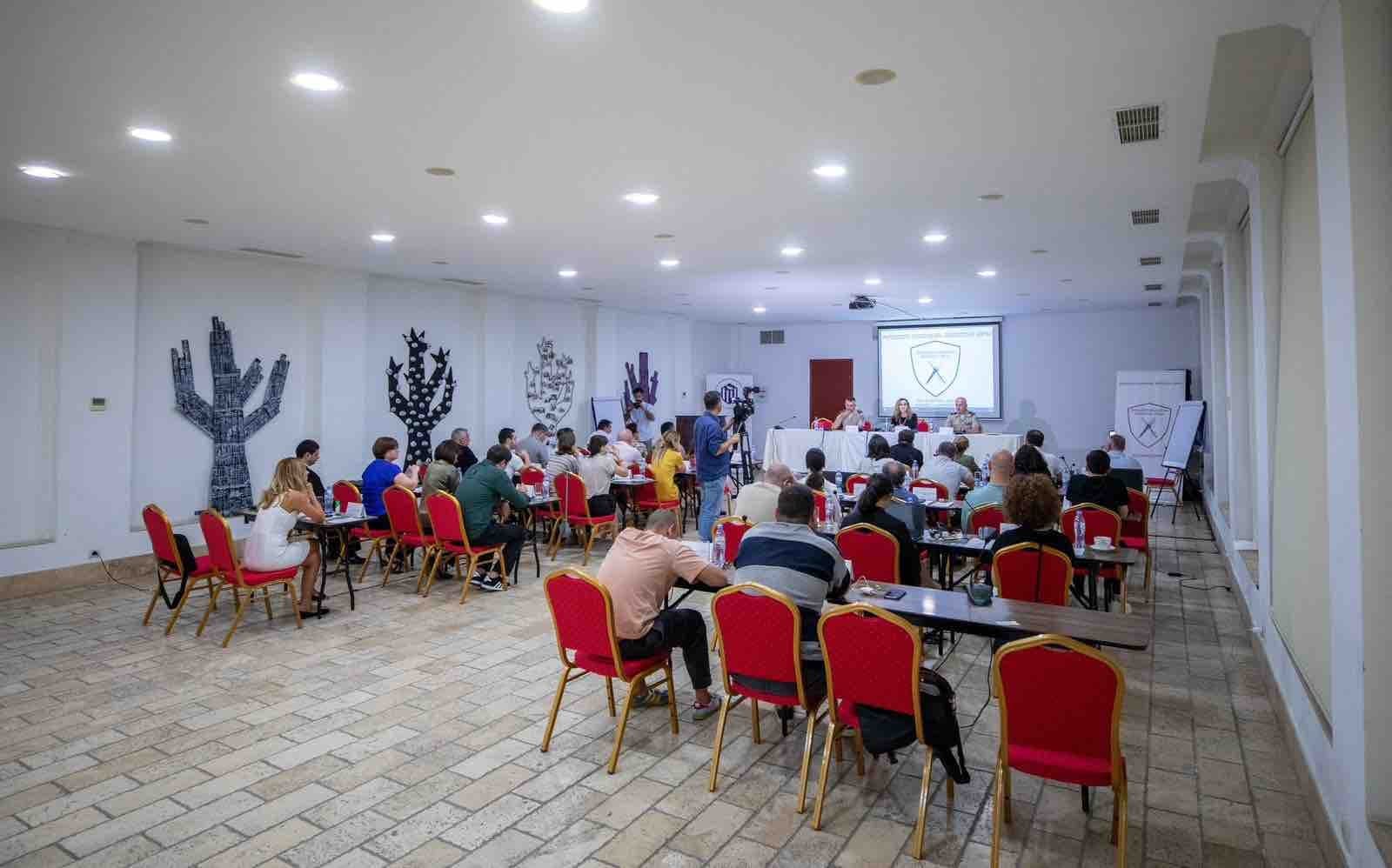 Frontnews image description