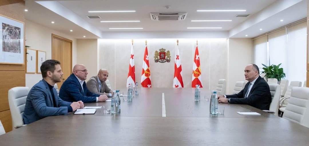 საქართველოს თავდაცვის მინისტრი “Glock GmbH“ კომპანიის წარმომადგენლებს შეხვდა