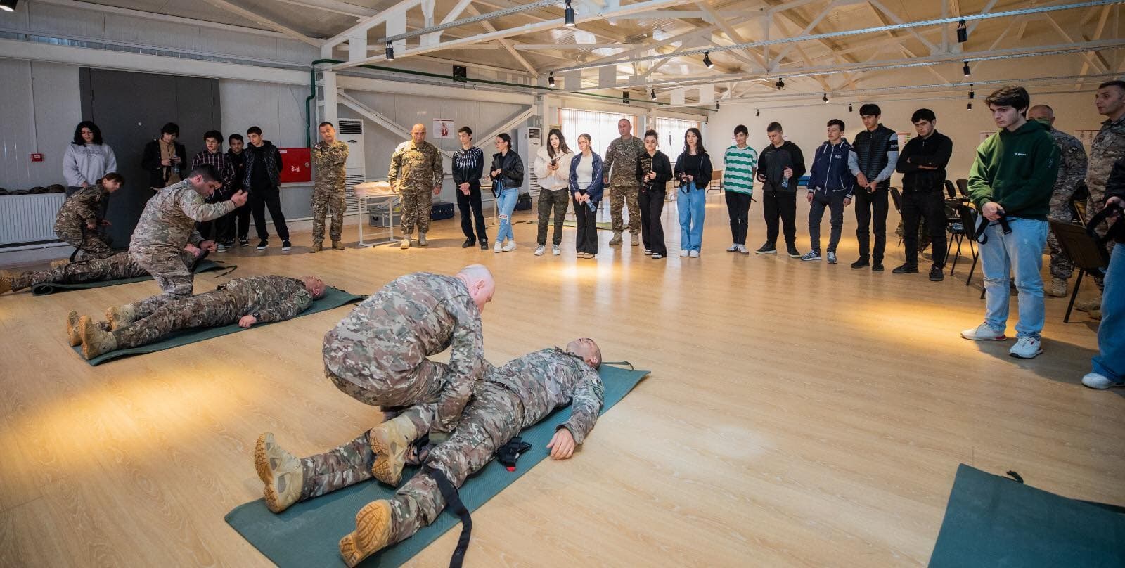 Frontnews image description