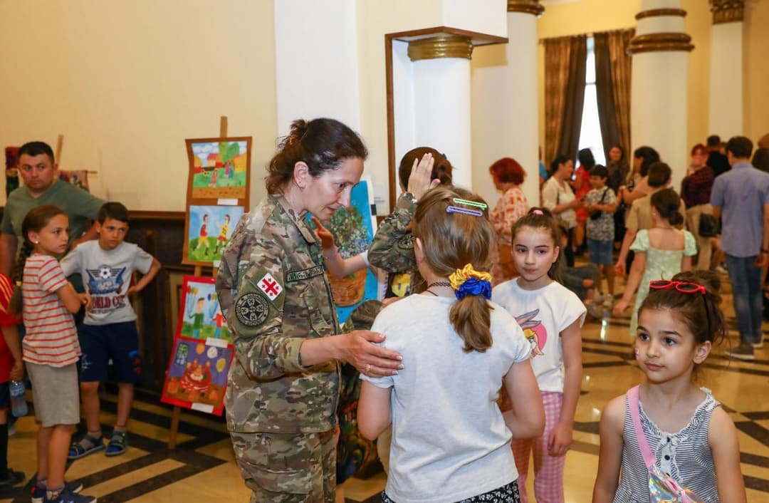 ბავშვთა დაცვის საერთაშორისო დღესთან დაკავშირებით თავდაცვის სამინისტრომ თანამშრომლების შვილებს უმასპინძლა