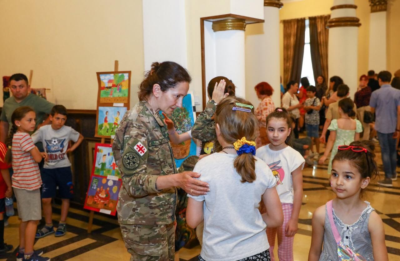 Frontnews image description